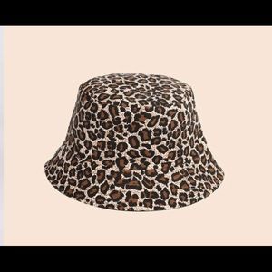 Reversible Leopard Prints Bucket Hat